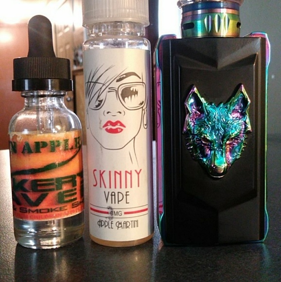 Snow wolf - Picture 1 of 3